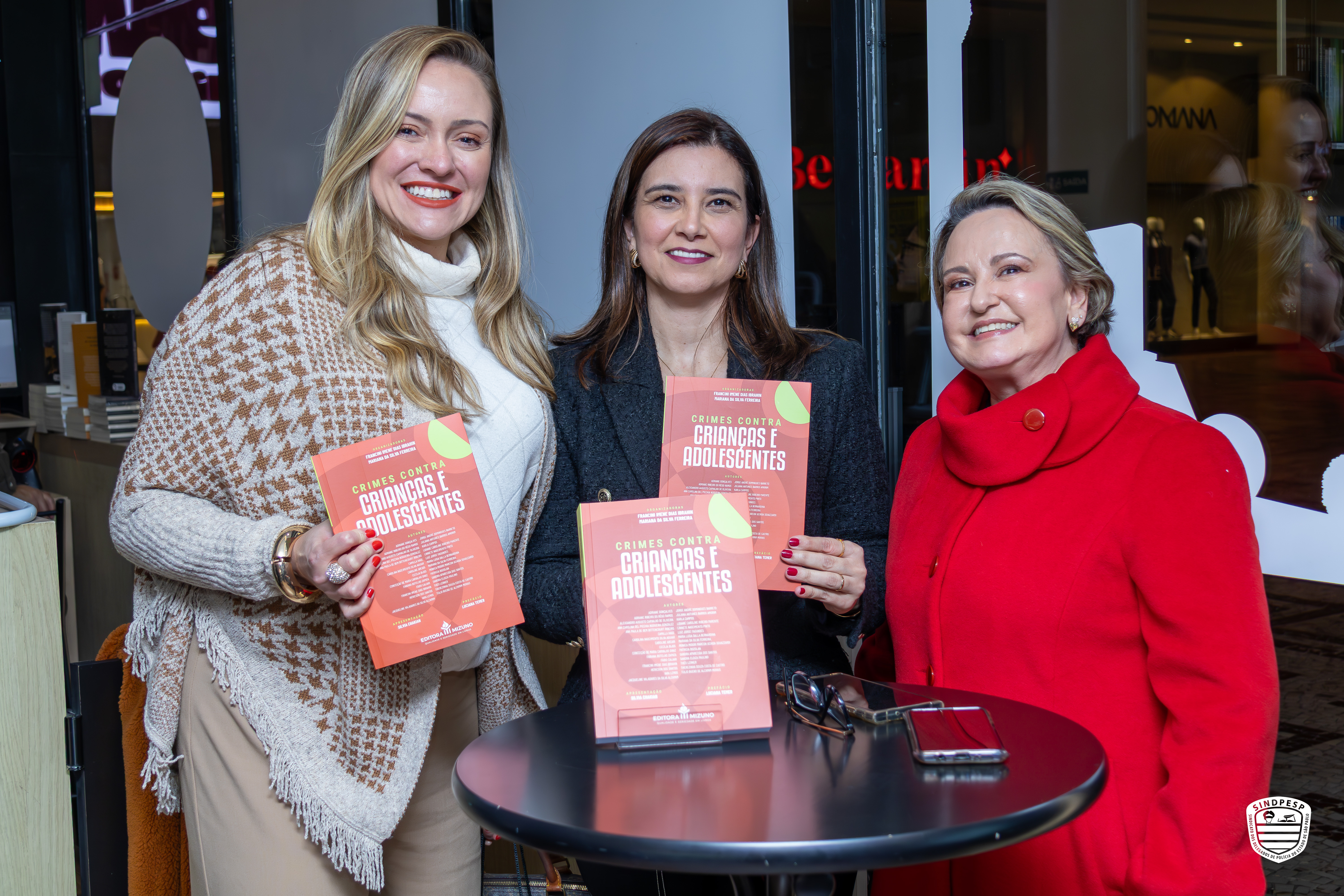 OBRA SOBRE CRIMES CONTRA CRIANÇAS E ADOLESCENTES REÚNE ESPECIALISTAS DA POLÍCIA CIVIL E CONTA COM A COAUTORIA DE DIRETORES DO SINDPESP