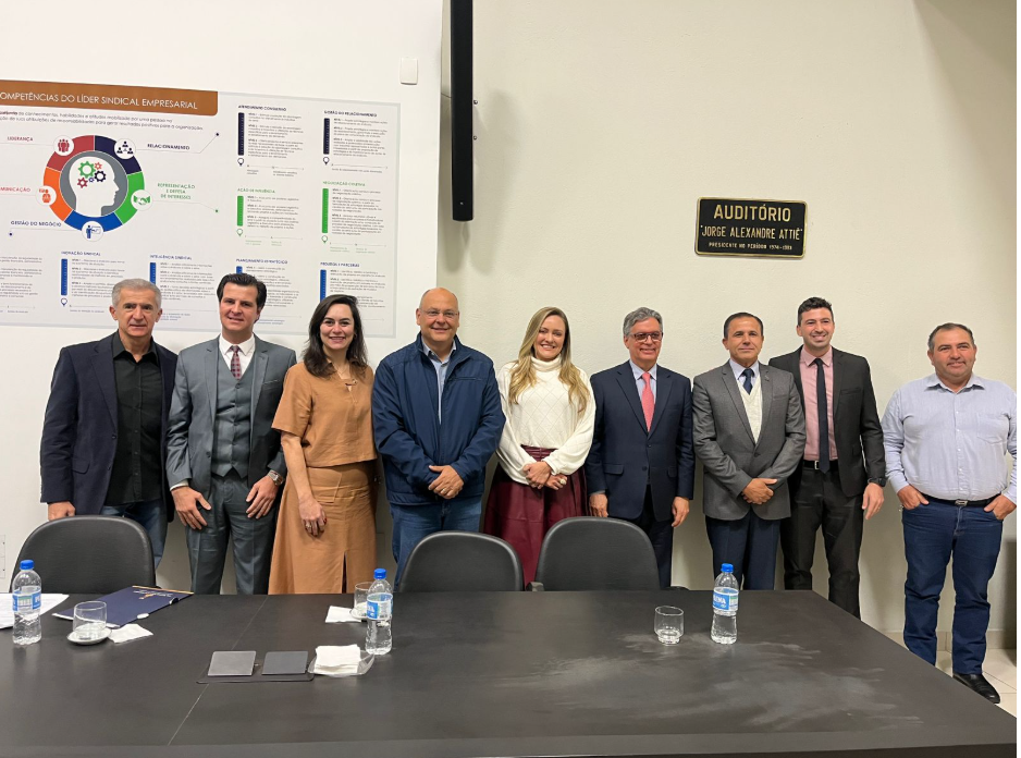 PRESIDENTE DO SINDPESP SE REÚNE COM SECRETÁRIO DE JUSTIÇA DE SÃO PAULO EM EVENTO QUE OCORREU EM FRANCA